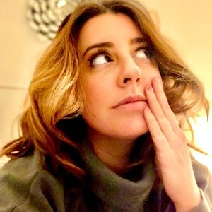 Meet your Posher, Caitlin